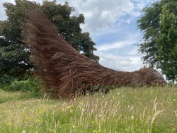 Six nouvelles œuvres de Land Art pour rythmer la randonnée en Wallonie picarde